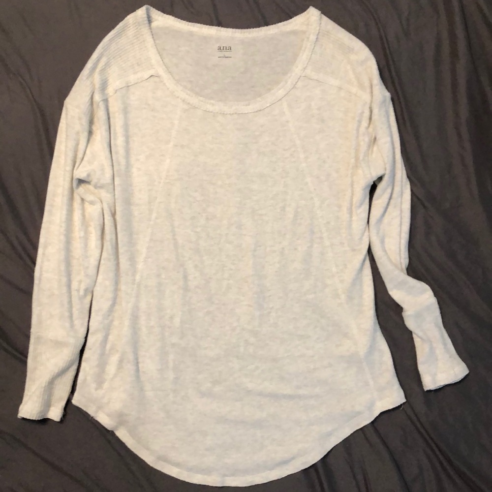 Round hem shirt